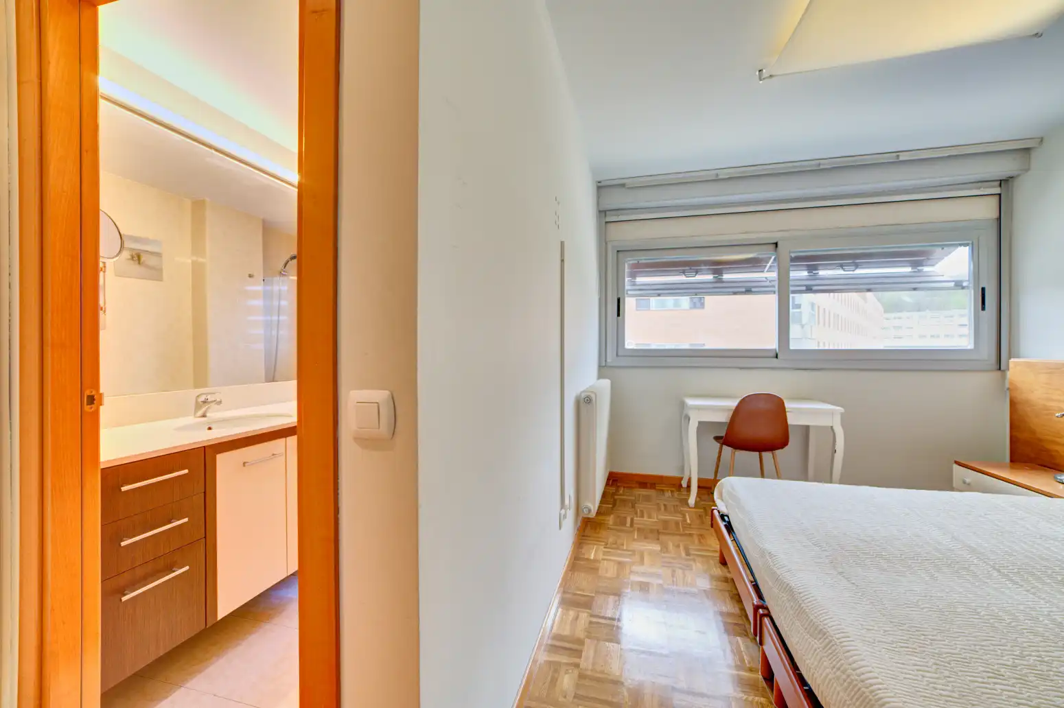 Habitación de Piso de alquiler en  Pamplona / Iruña con Calefacción, Parquet y Trastero