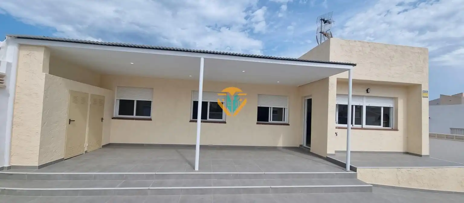 Casa aparellada amb piscina en venda a El Tossal - Bello Horizonte, imagen 29