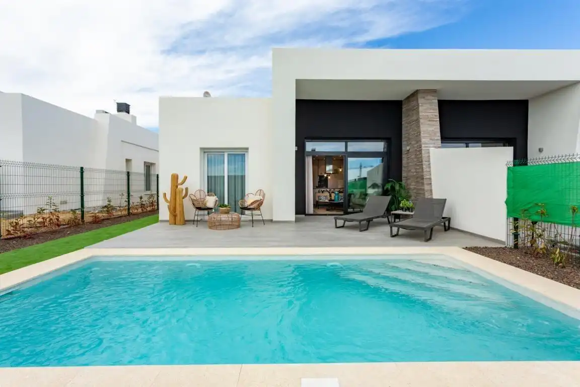 Chalet con piscina en venta en Algorfa, imagen 2