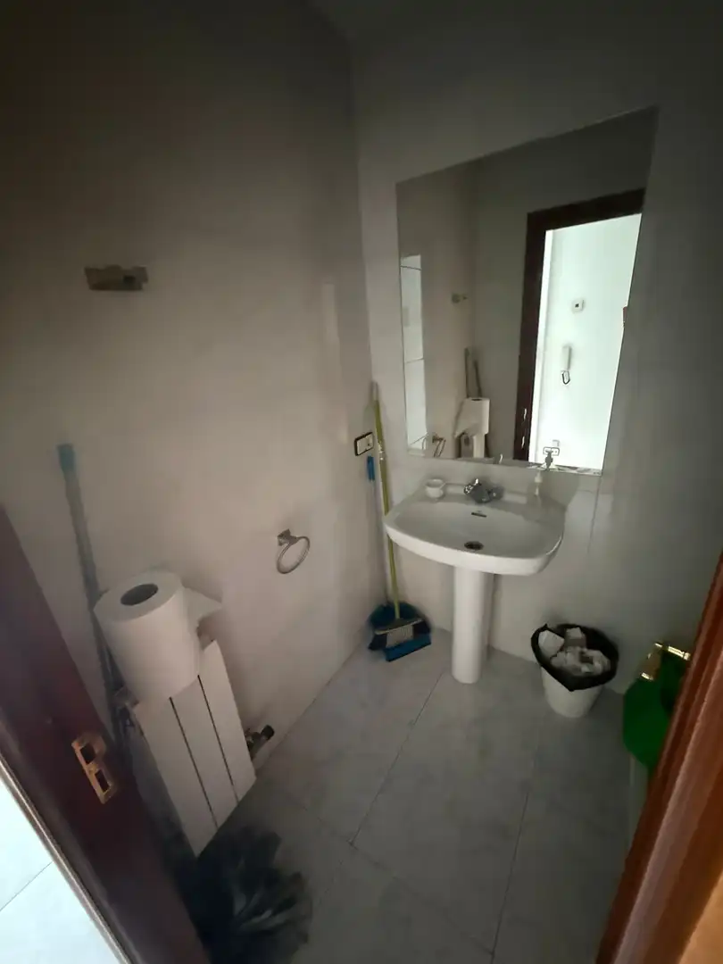 Office for rent in Logroño - Siete infantes de Lara, San Adrián