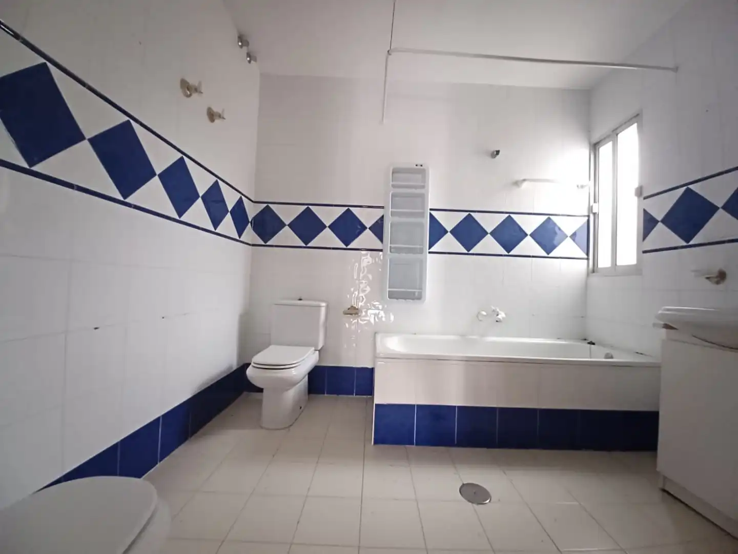 Bathroom of Flat for sale in Loja  with Terrace and Balcony