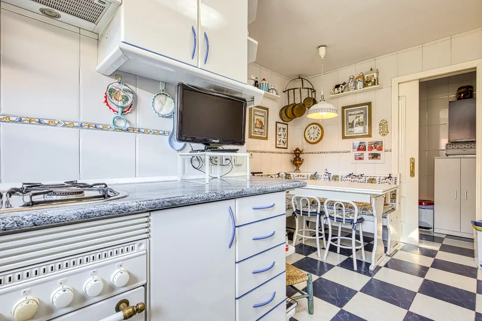 Cuina de Casa o xalet en venda en Alcalá de Henares amb Aire condicionat, Calefacció i Jardí privat