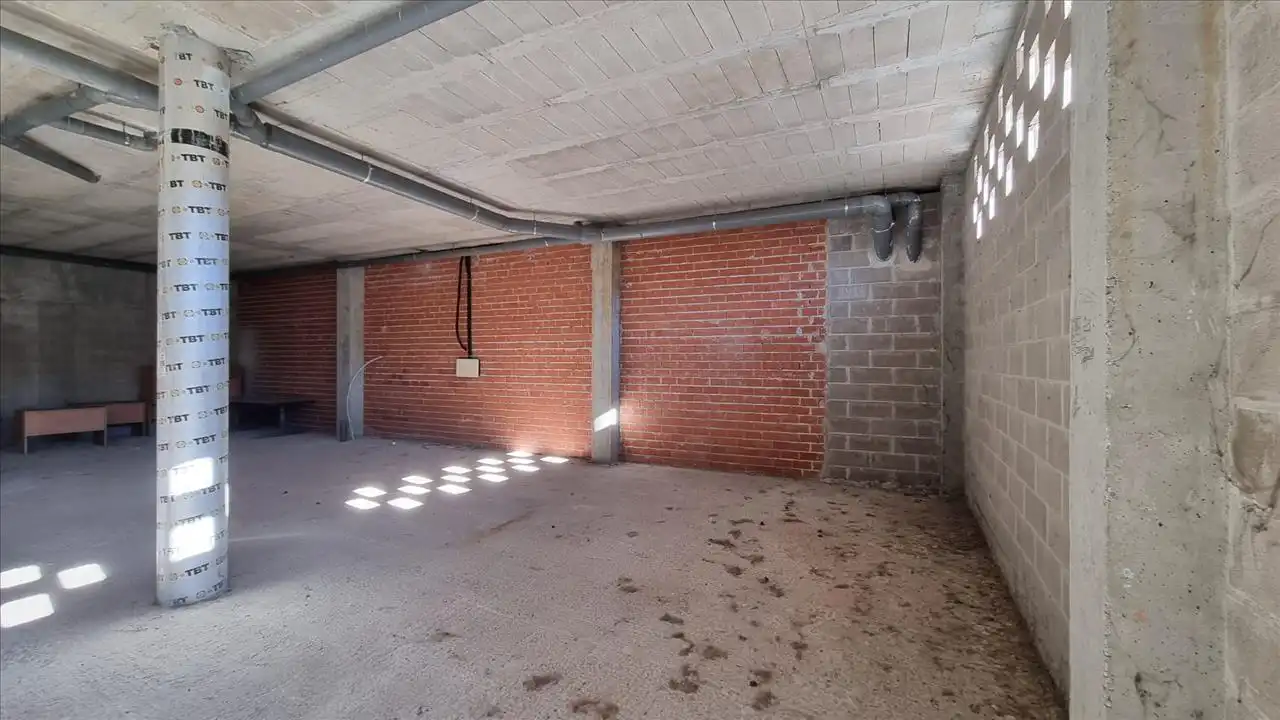 Local comercial en venda a PARAYO, imagen 3
