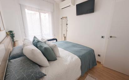 Bedroom of Flat for sale in  Barcelona Capital  with Balcony