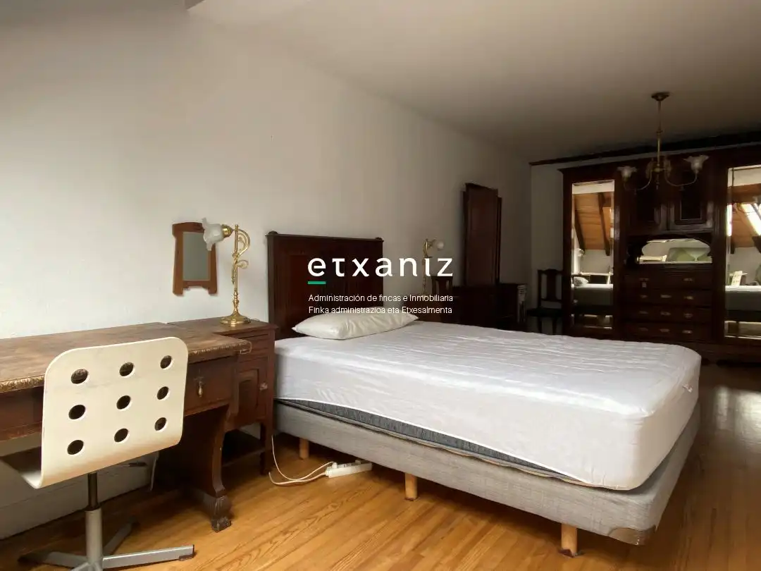 Bedroom of Flat for rent in Donostia - San Sebastián   with Heating, Oven and Washing machine