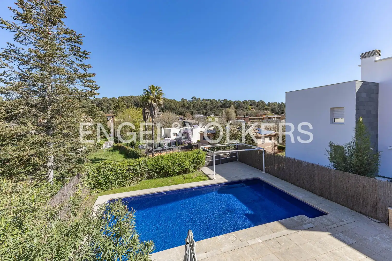 Swimming pool of Houses for sale in Sant Cugat del Vallès  with Air Conditioner, Heating and Private garden