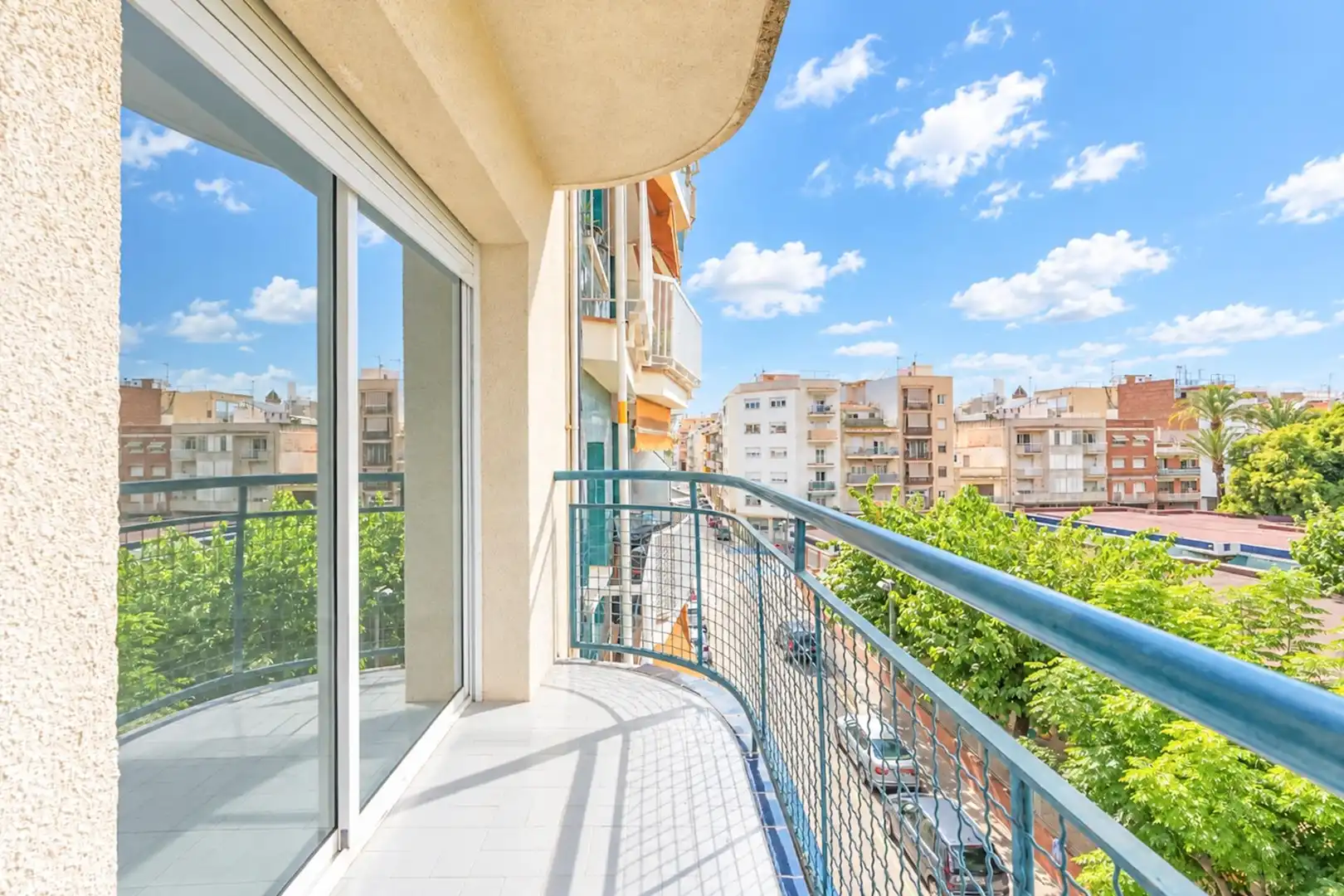 Piso con terraza en venta en PERE RIUDOR 28