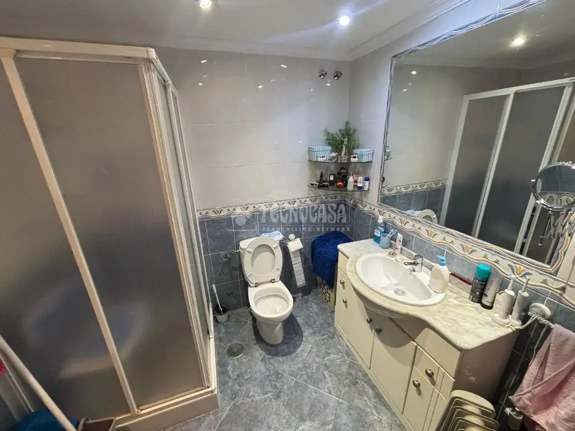 Baño de Piso en venta en Málaga con Aire acondicionado, Calefacción y Amueblado