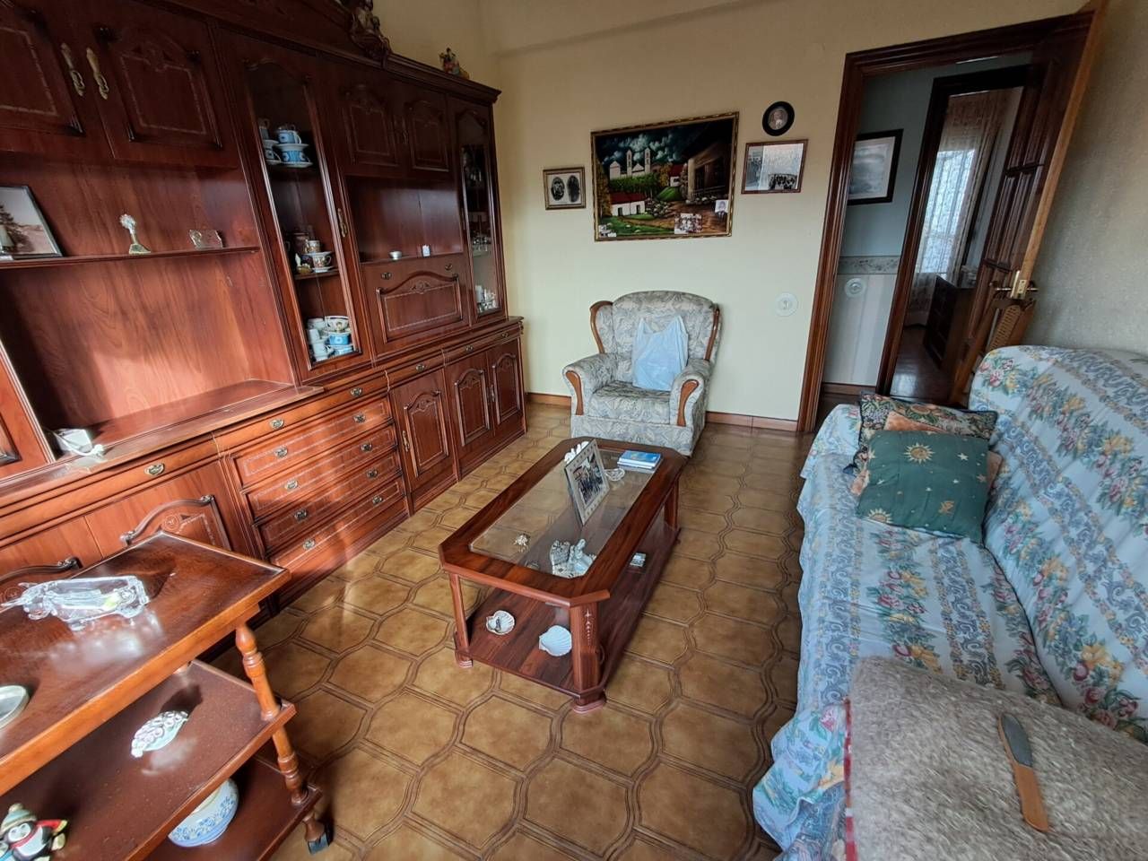 Pis en venda a Gonzalo de Berceo, Oeste