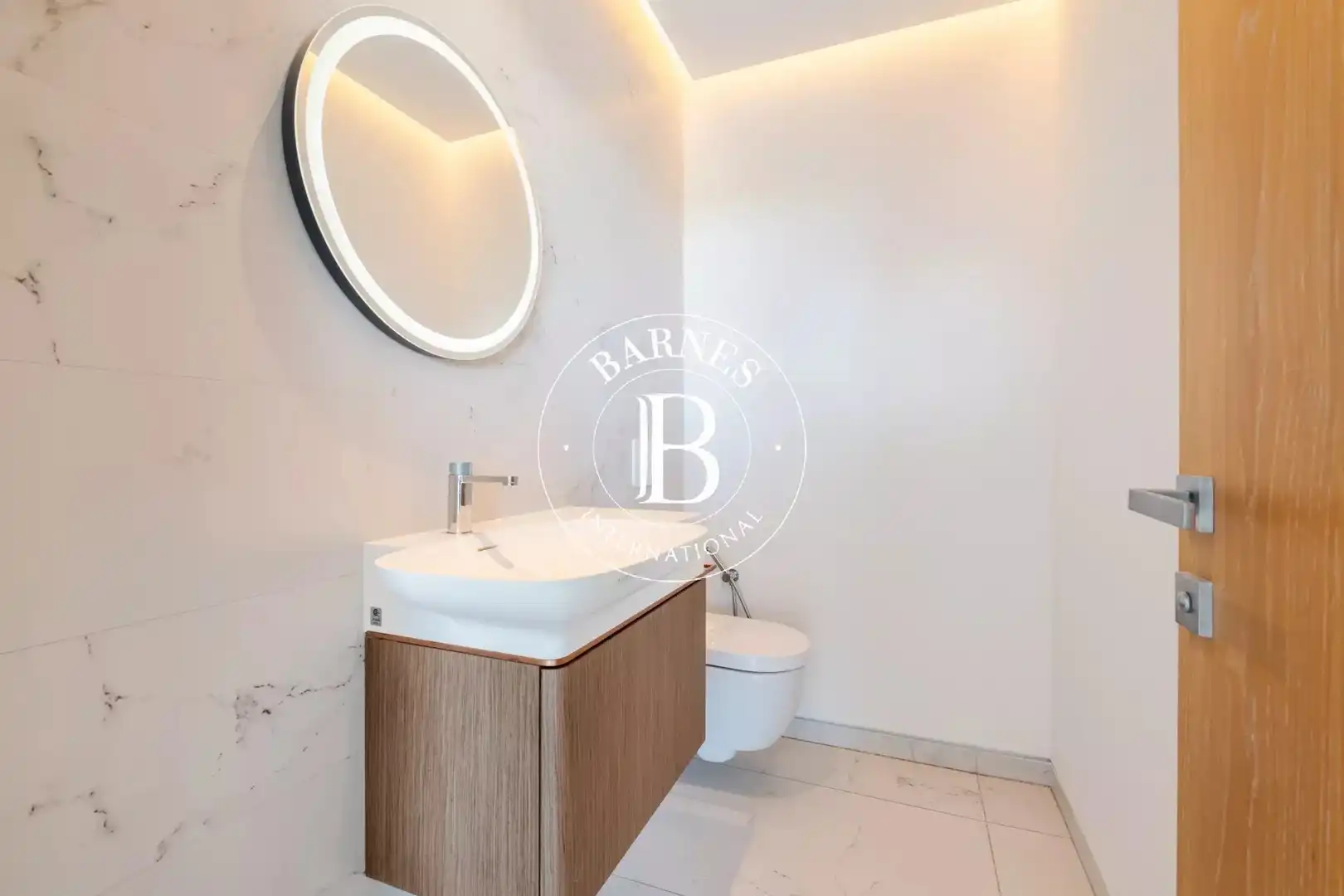 Bathroom of Flat for rent in Pozuelo de Alarcón  with Air Conditioner, Heating and Terrace