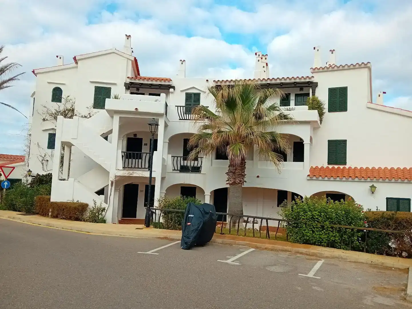 Vista exterior de Apartament en venda en Es Mercadal amb Piscina