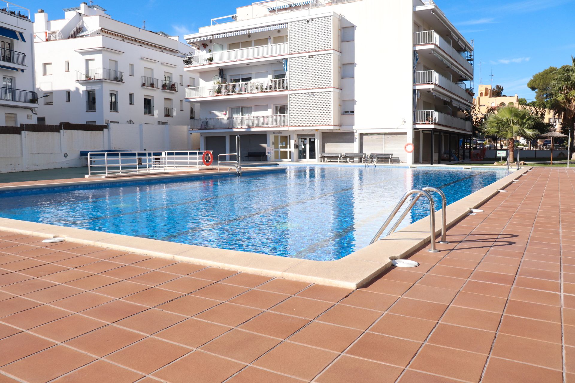 Piscina de Piso en venta en Sitges con Aire acondicionado, Calefacción y Terraza