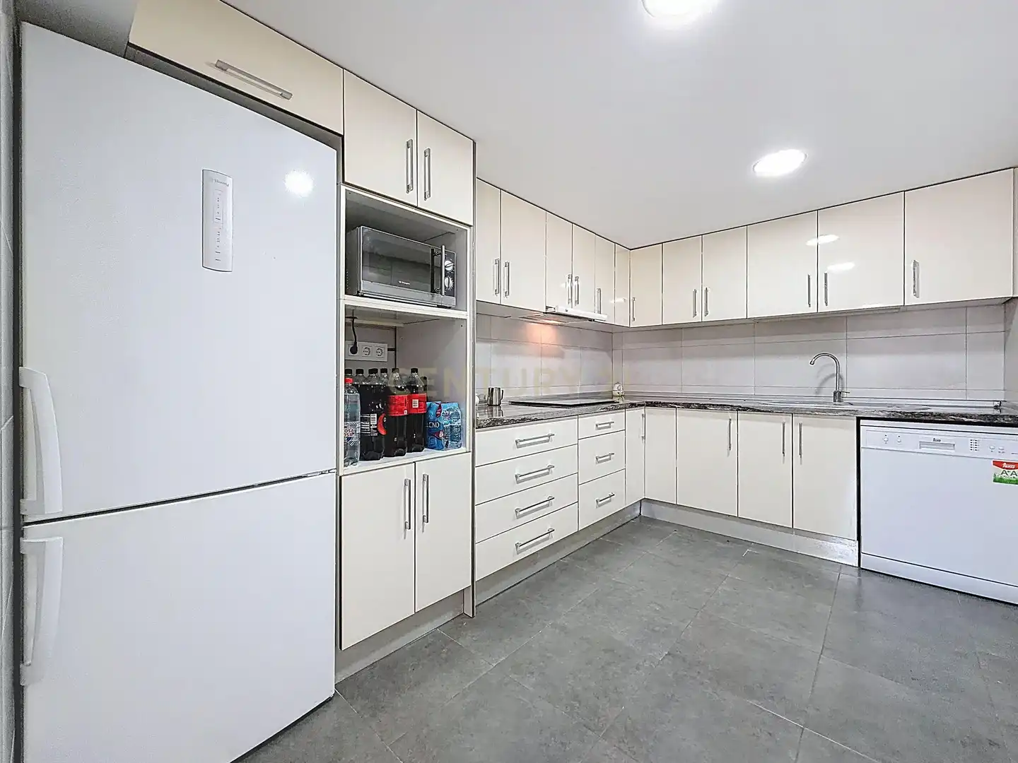 Cocina de Casa o chalet en venta en Torrevieja con Aire acondicionado, Trastero y Piscina