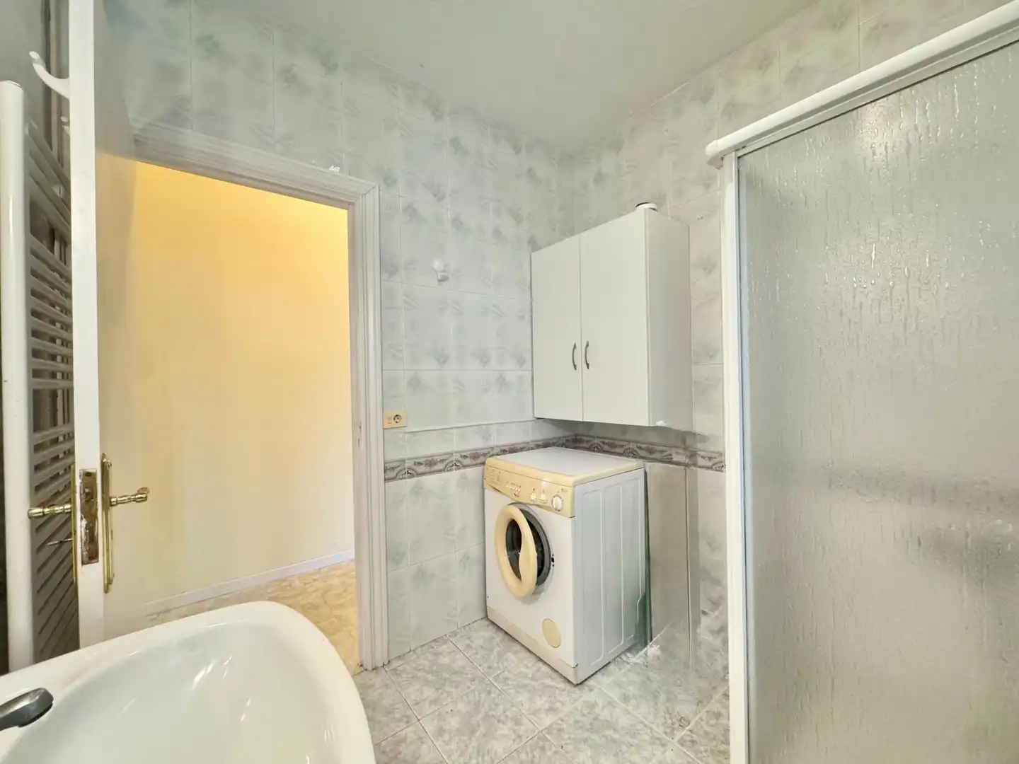 Bathroom of Flat for sale in Vilanova de Arousa  with Heating, Terrace and Furnished