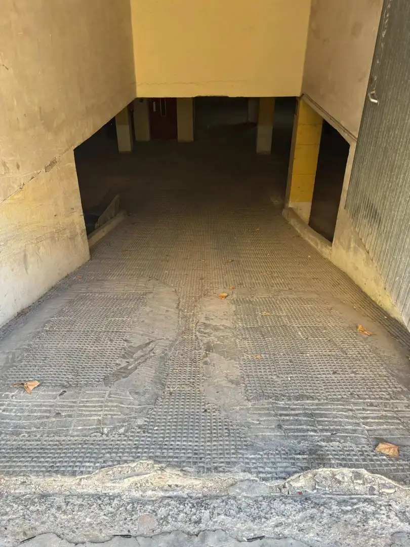 Parkplatz von Garage zum Verkauf in Valencia