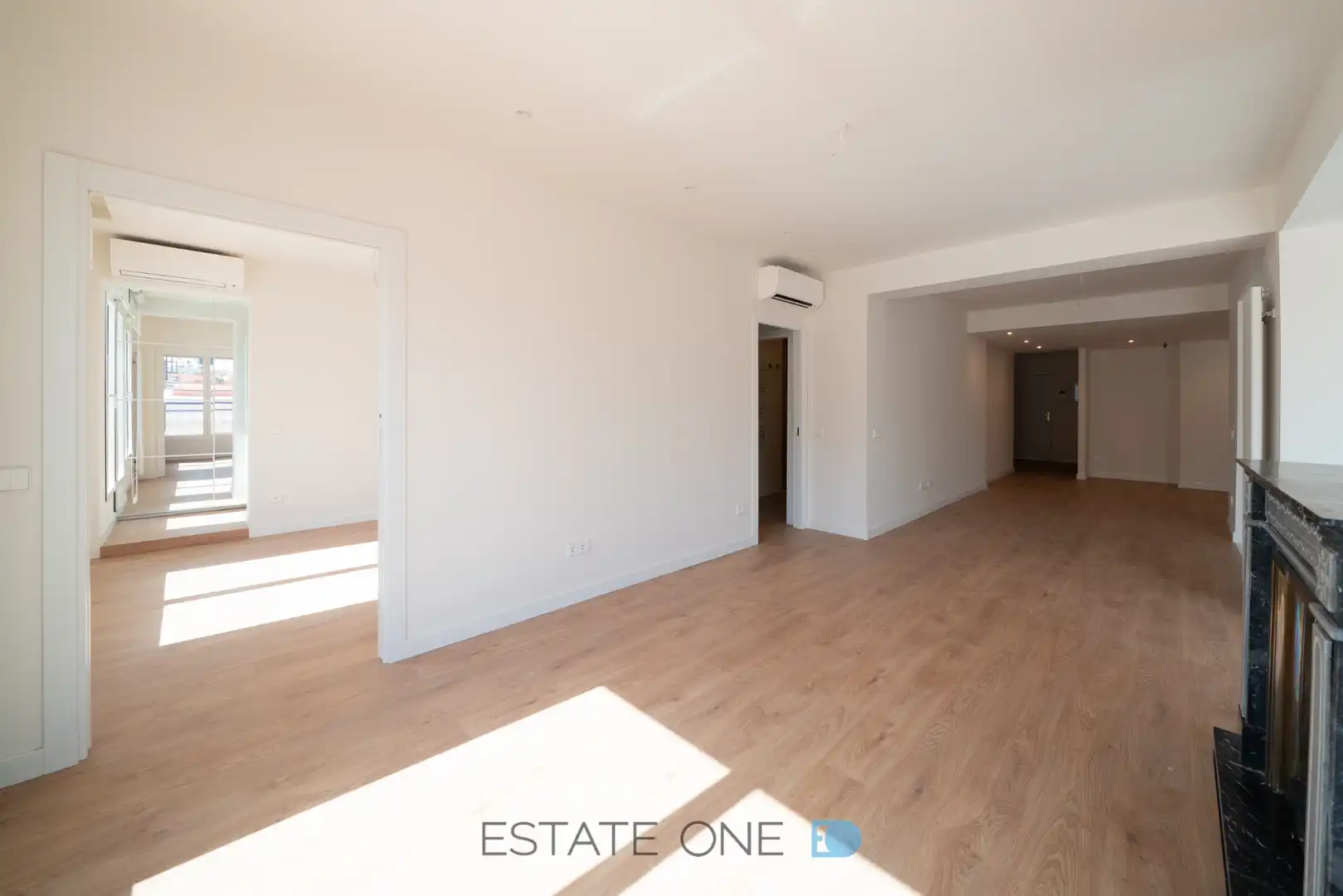 Sala d'estar de Àtic de lloguer en Madrid amb Aire condicionat, Calefacció i Parquet