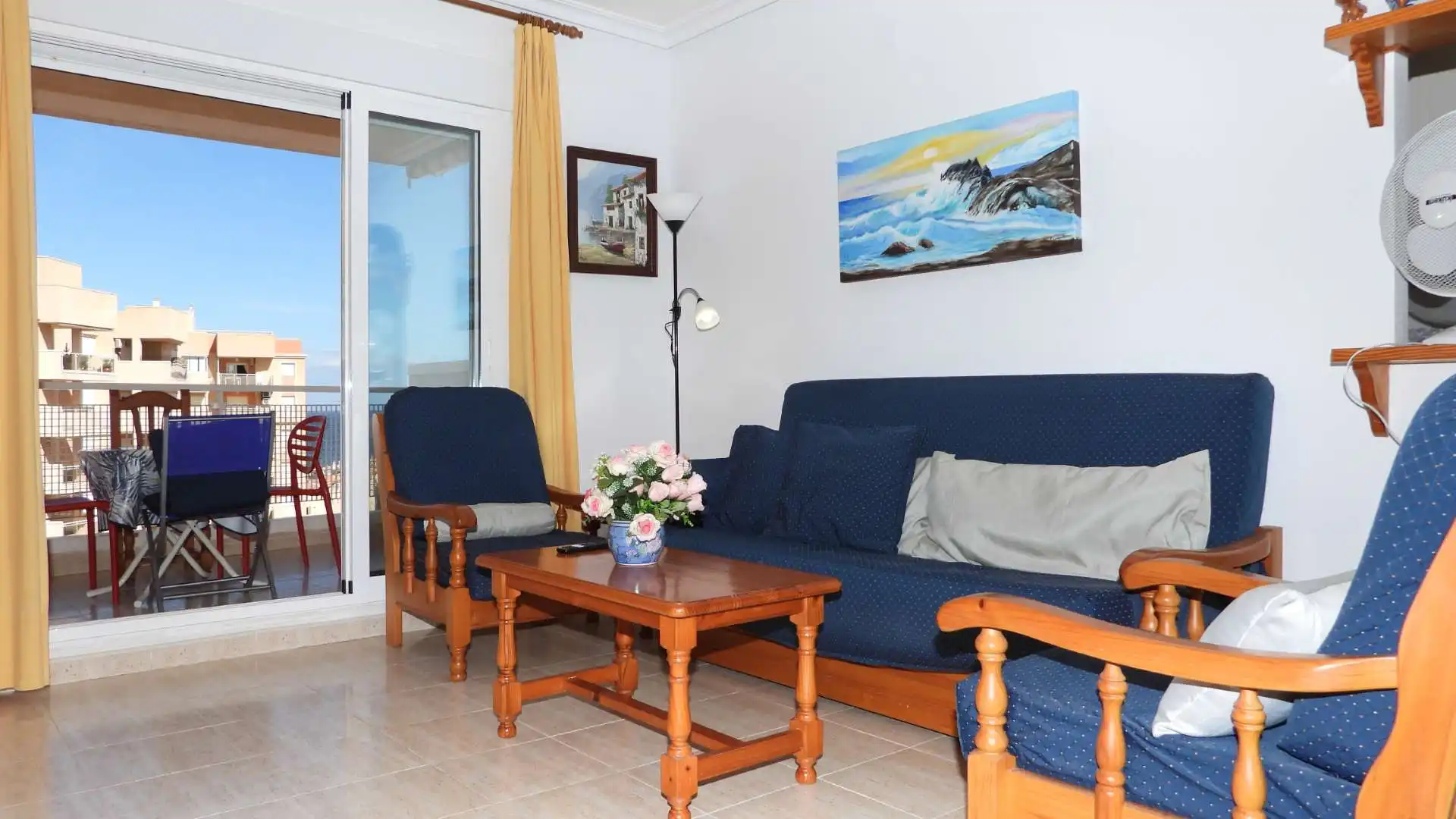 Sala de estar de Piso en venta en La Manga del Mar Menor con Calefacción, Terraza y Amueblado