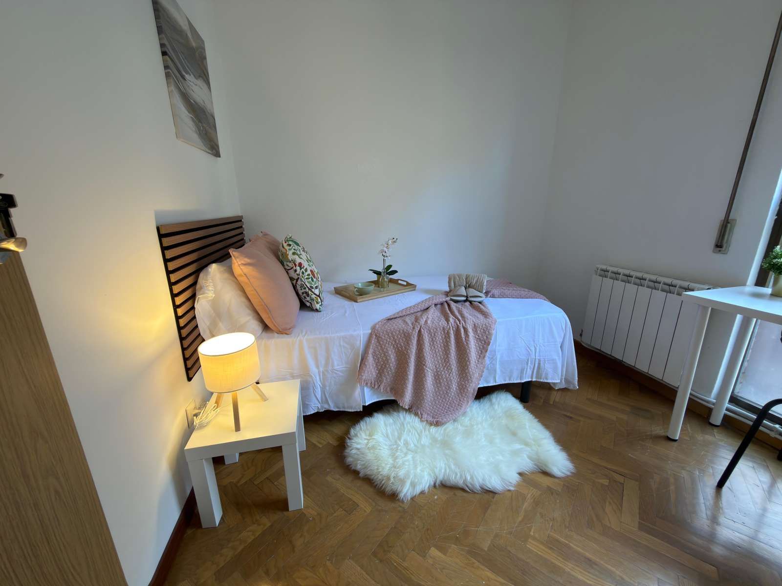 Bedroom of Flat for share in  Madrid Capital  with Air Conditioner, Terrace and Furnished