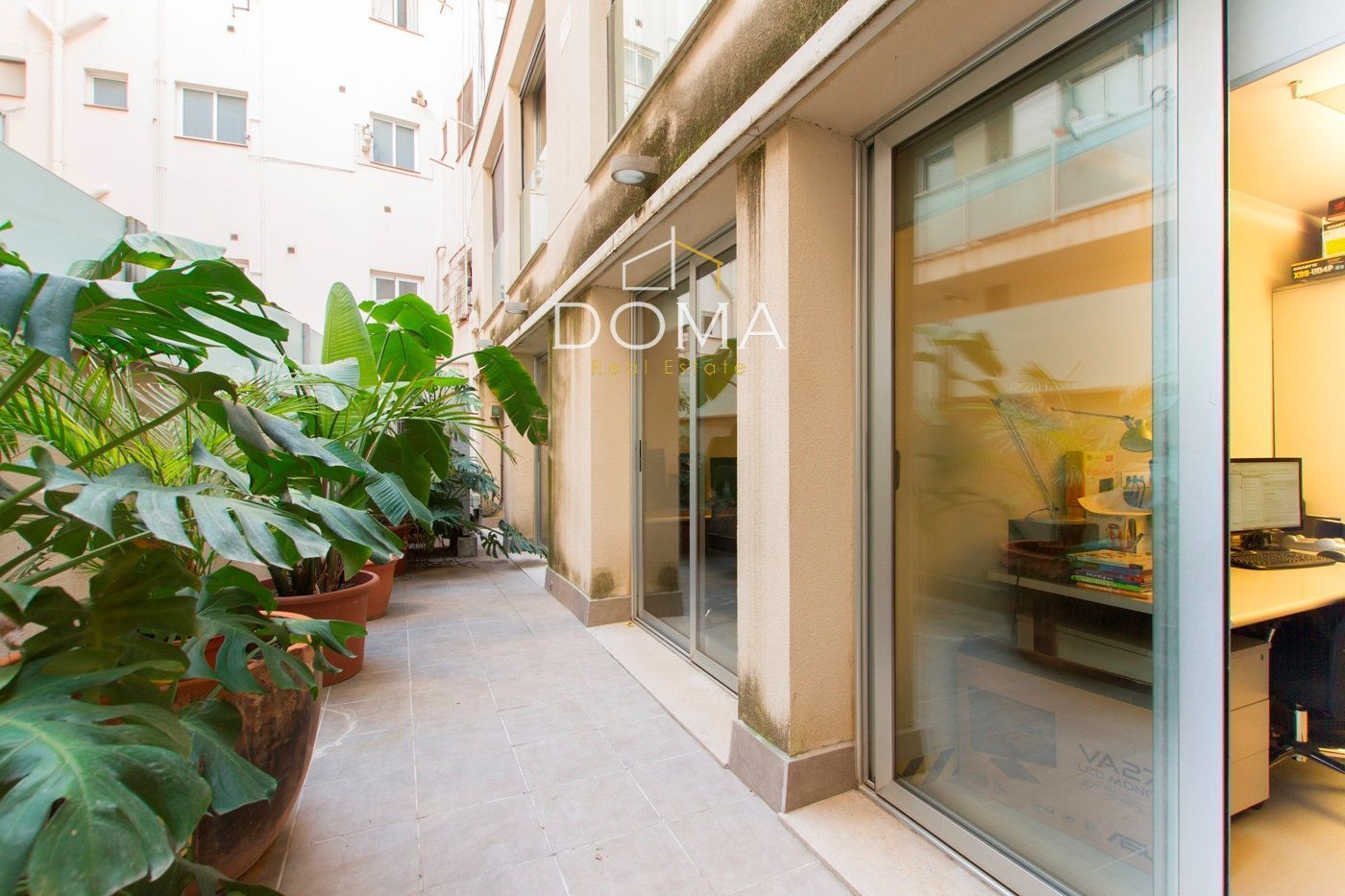 Vista exterior de Local en venta en  Barcelona Capital con Aire acondicionado, Terraza y Amueblado