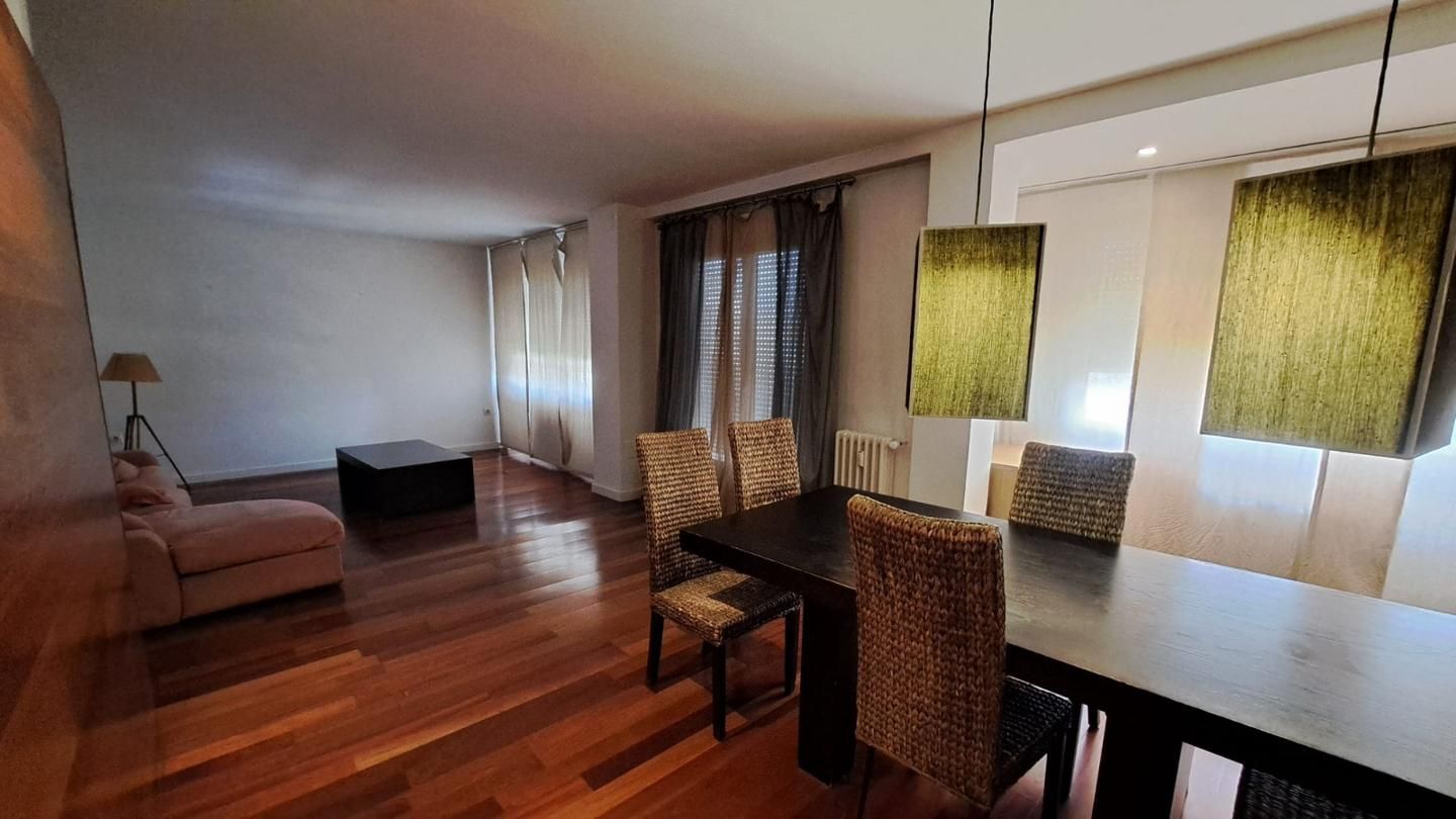 Menjador de Pis de lloguer en  Albacete Capital amb Calefacció, Traster i Moblat