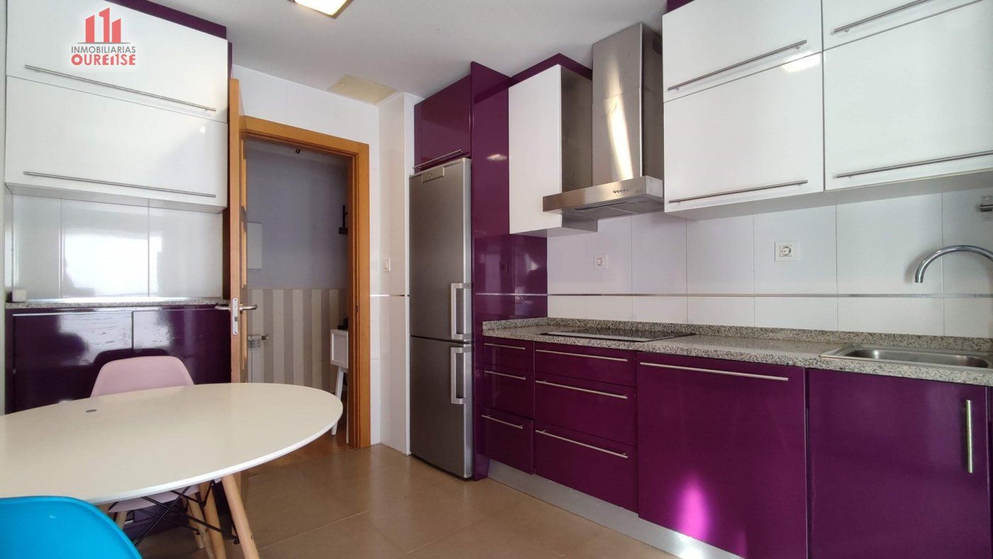 Kitchen of Flat for sale in Ourense Capital   with Heating, Storage room and Balcony