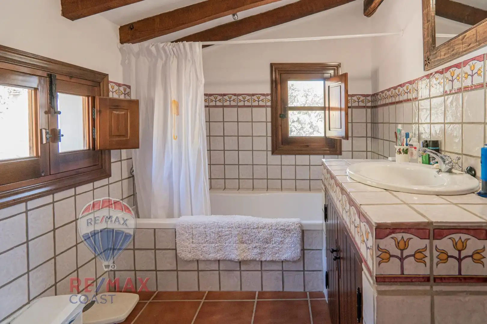 Baño de Finca rústica en venta en Jubrique con Jardín privado, Terraza y Piscina