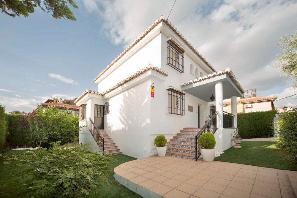 Casa o xalet de lloguer a Calle Infantas, 2, La Zubia Ciudad