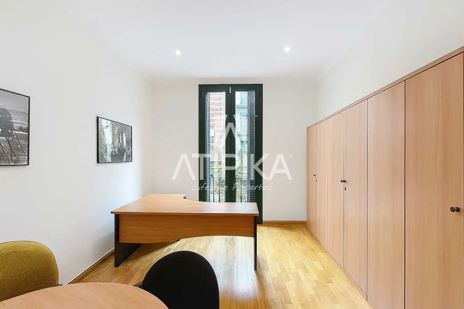 Habitación de Oficina de alquiler en Barcelona con Aire acondicionado y Terraza