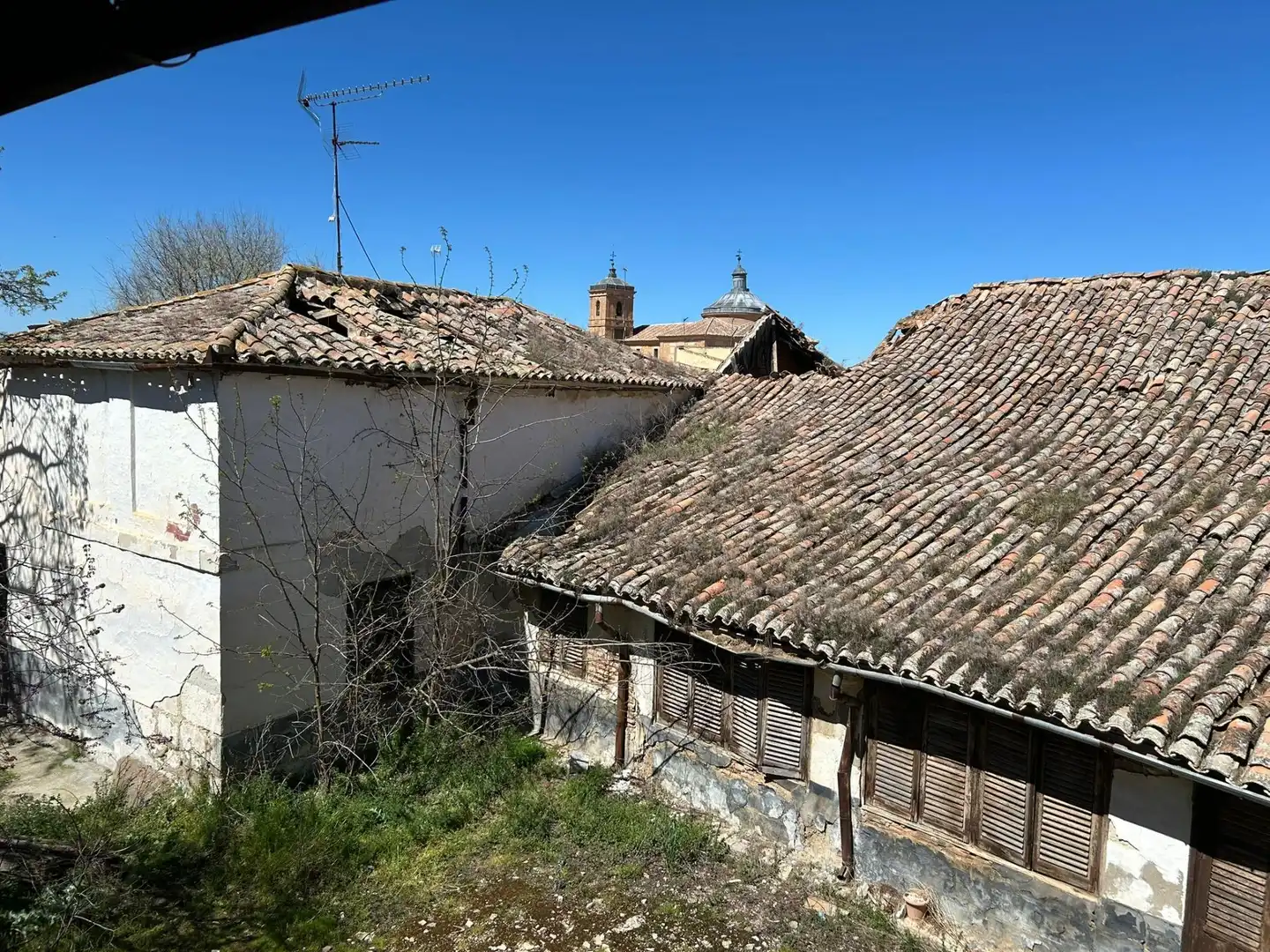 Vista exterior de Edifici en venda en Polán