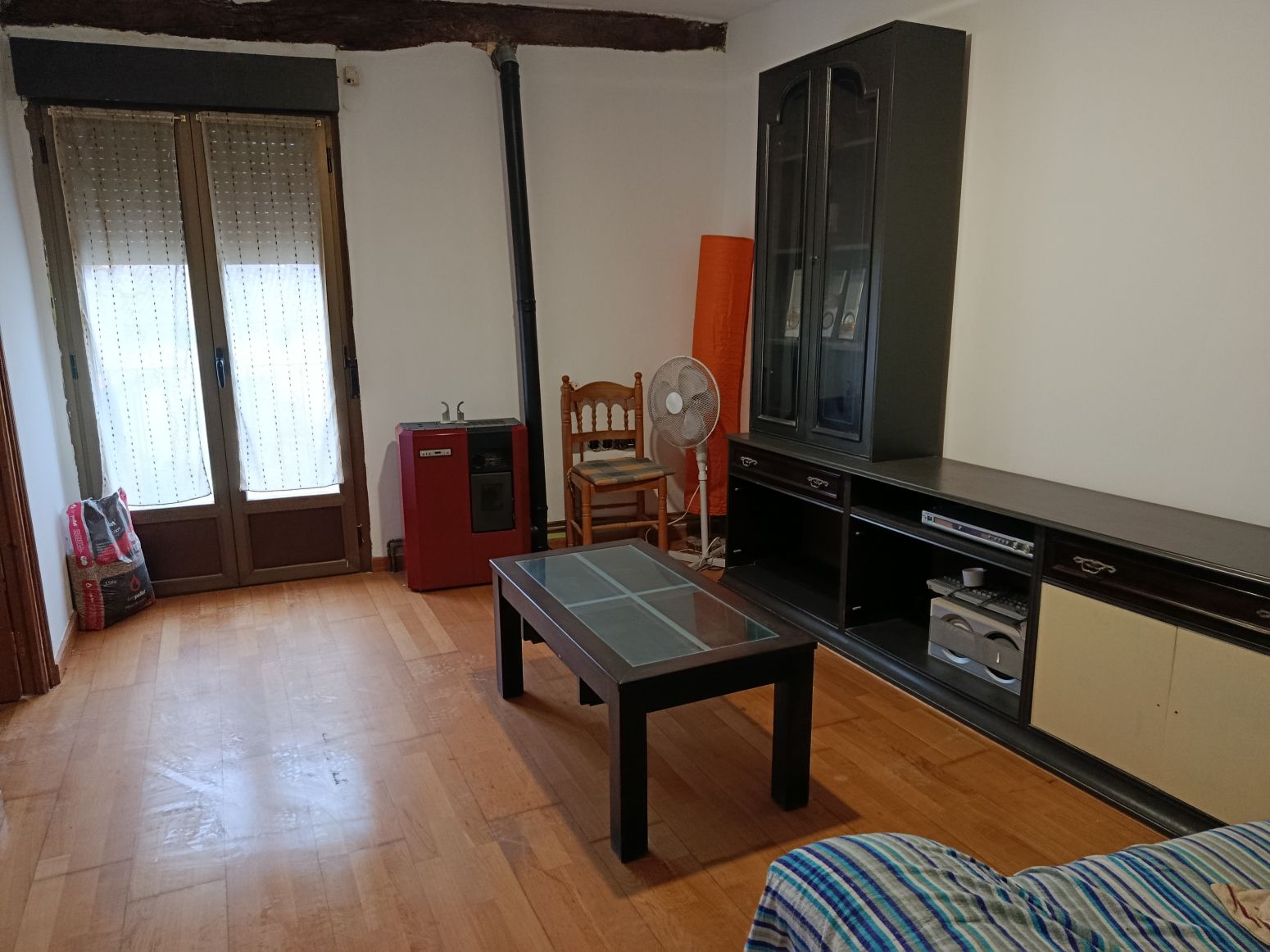 Sala d'estar de Casa o xalet en venda en Ribafrecha amb Calefacció