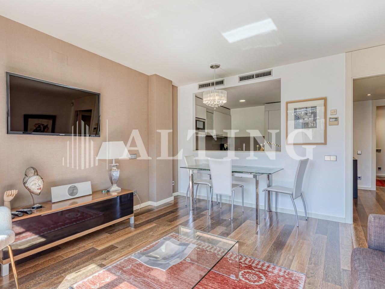 Exterior view of Flat for sale in  Barcelona Capital  with Air Conditioner, Heating and Parquet flooring