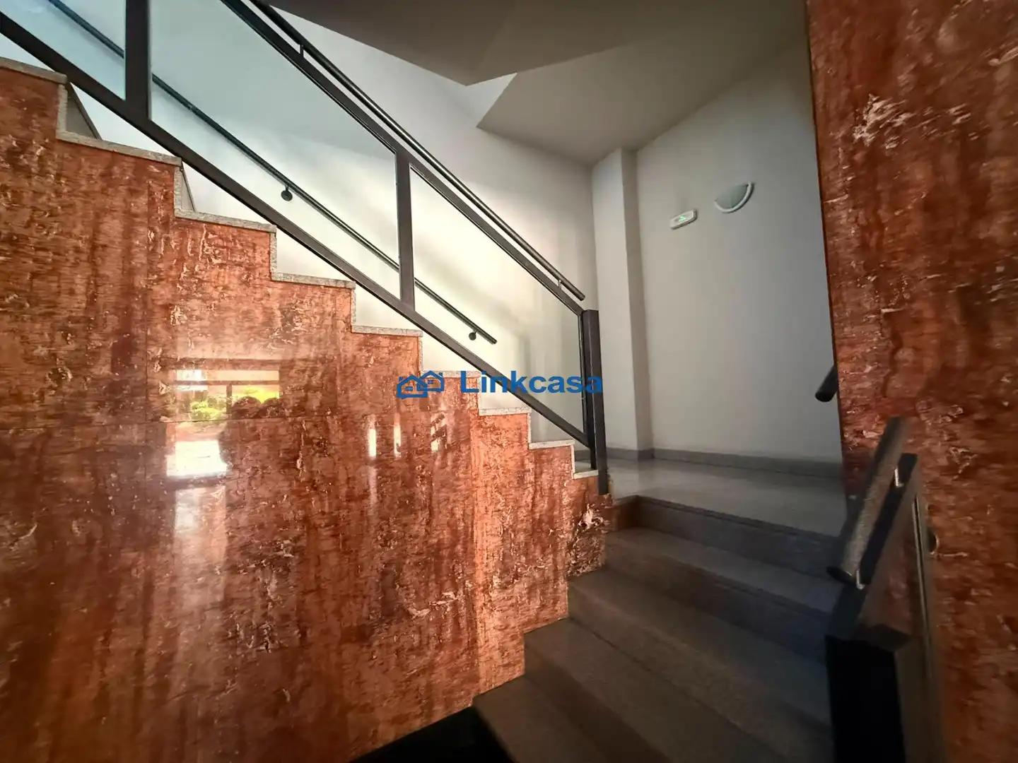 Piso en venta en Madrid con Calefacción, Trastero y Piscina comunitaria