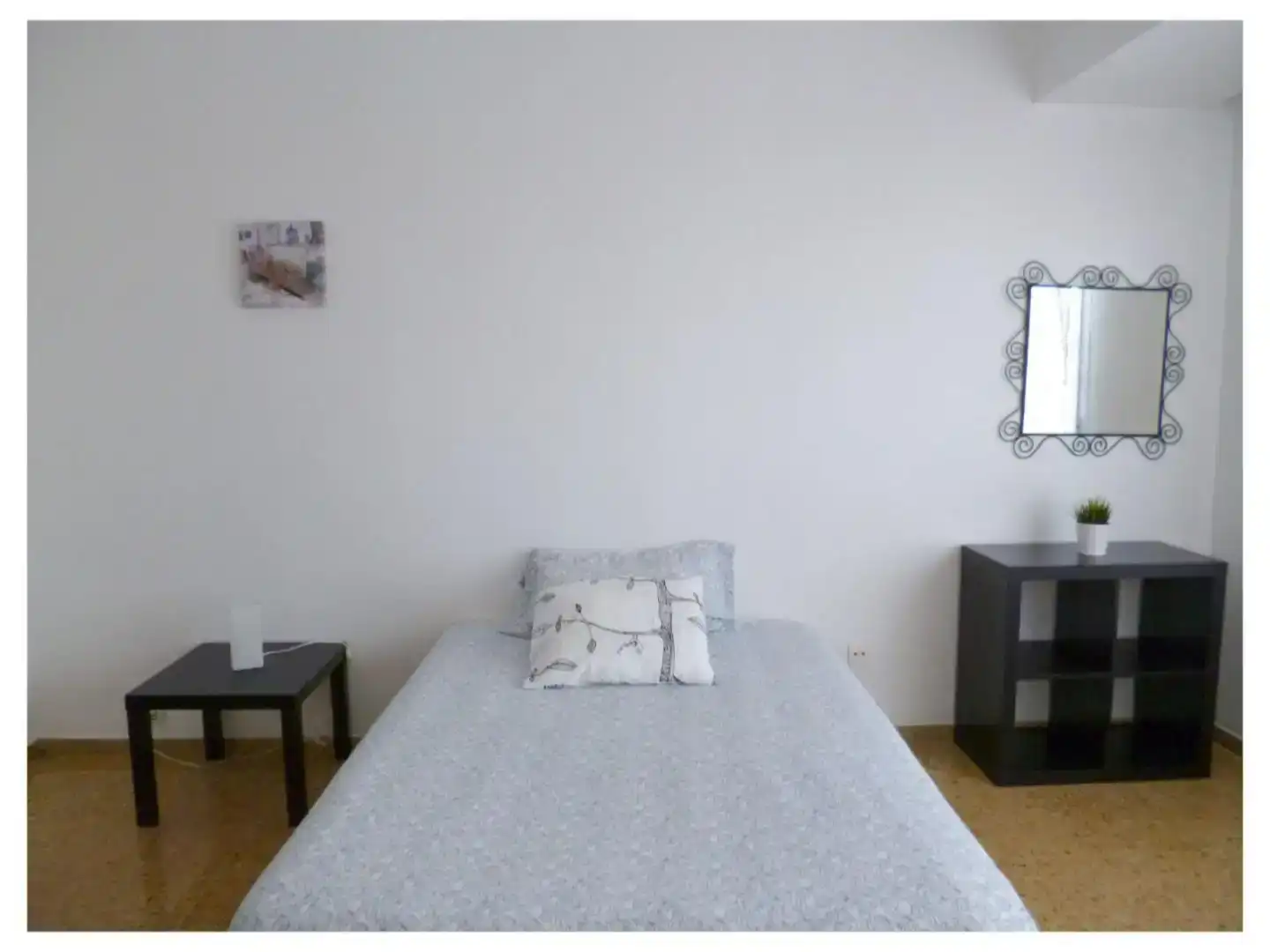 Bedroom of Flat for share in Delicias