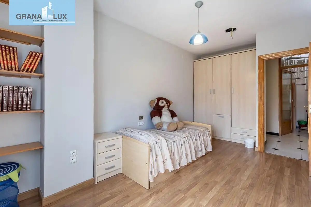 Chalet con terraza en venta en Calle de la Reina Mora, imagen 28