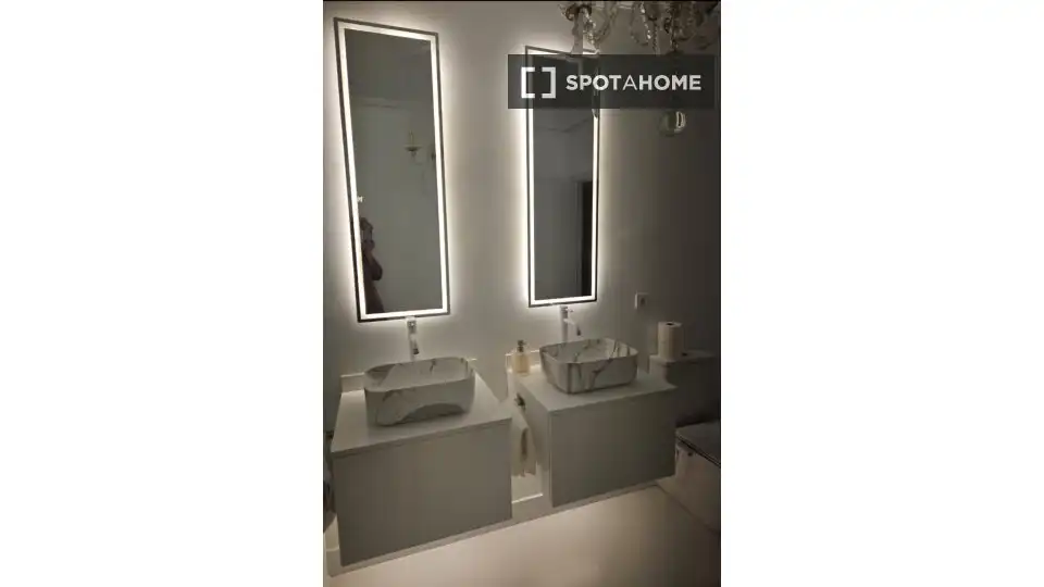 Baño de Piso de alquiler en Torrelodones con Aire acondicionado, Calefacción y Amueblado
