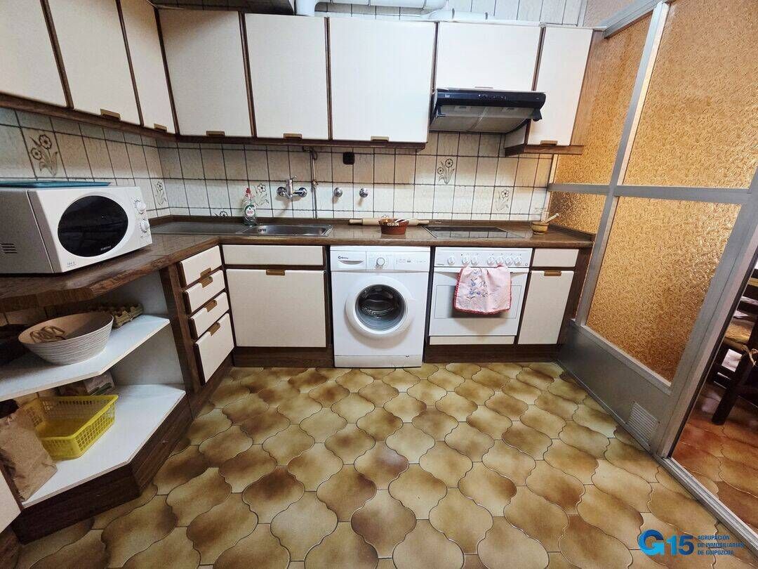 Kitchen of Flat for sale in Errenteria  with Heating, Furnished and Balcony