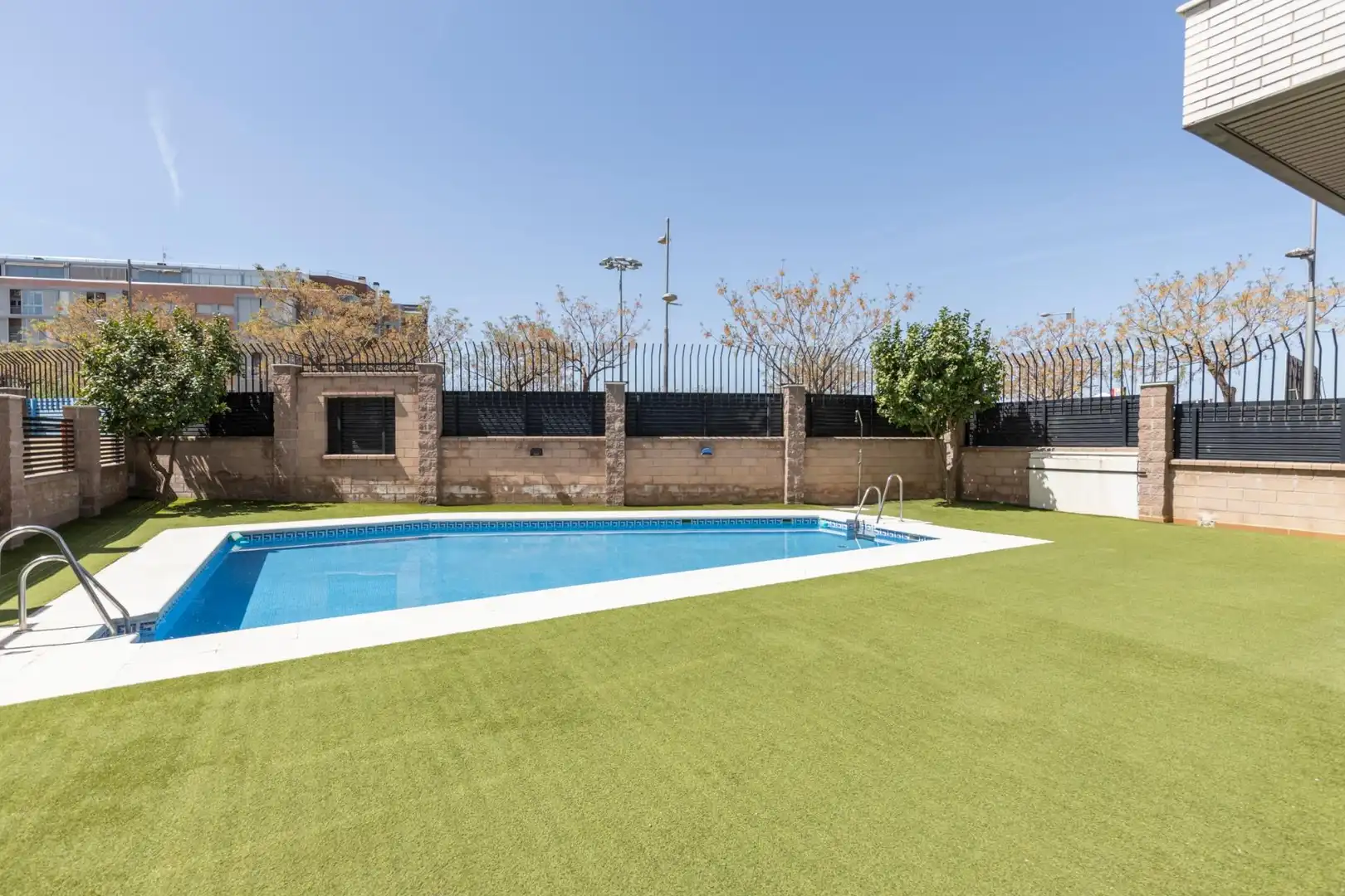 Piscina de Piso en venta en Armilla con Aire acondicionado, Calefacción y Piscina comunitaria