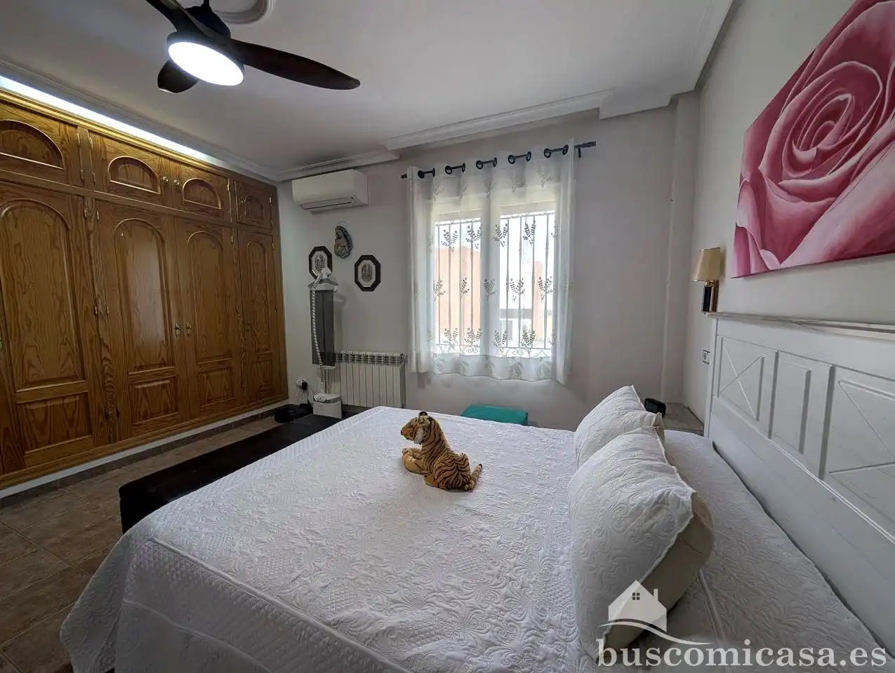 Dormitori de Casa o xalet en venda en Linares amb Aire condicionat, Calefacció i Jardí privat