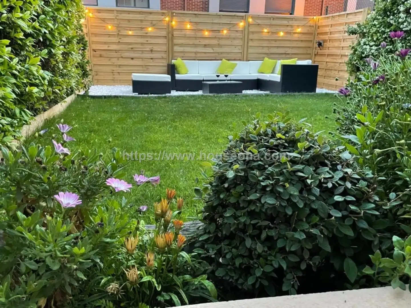 Jardí de Casa adosada en venda en Laguardia amb Calefacció, Terrassa i Moblat