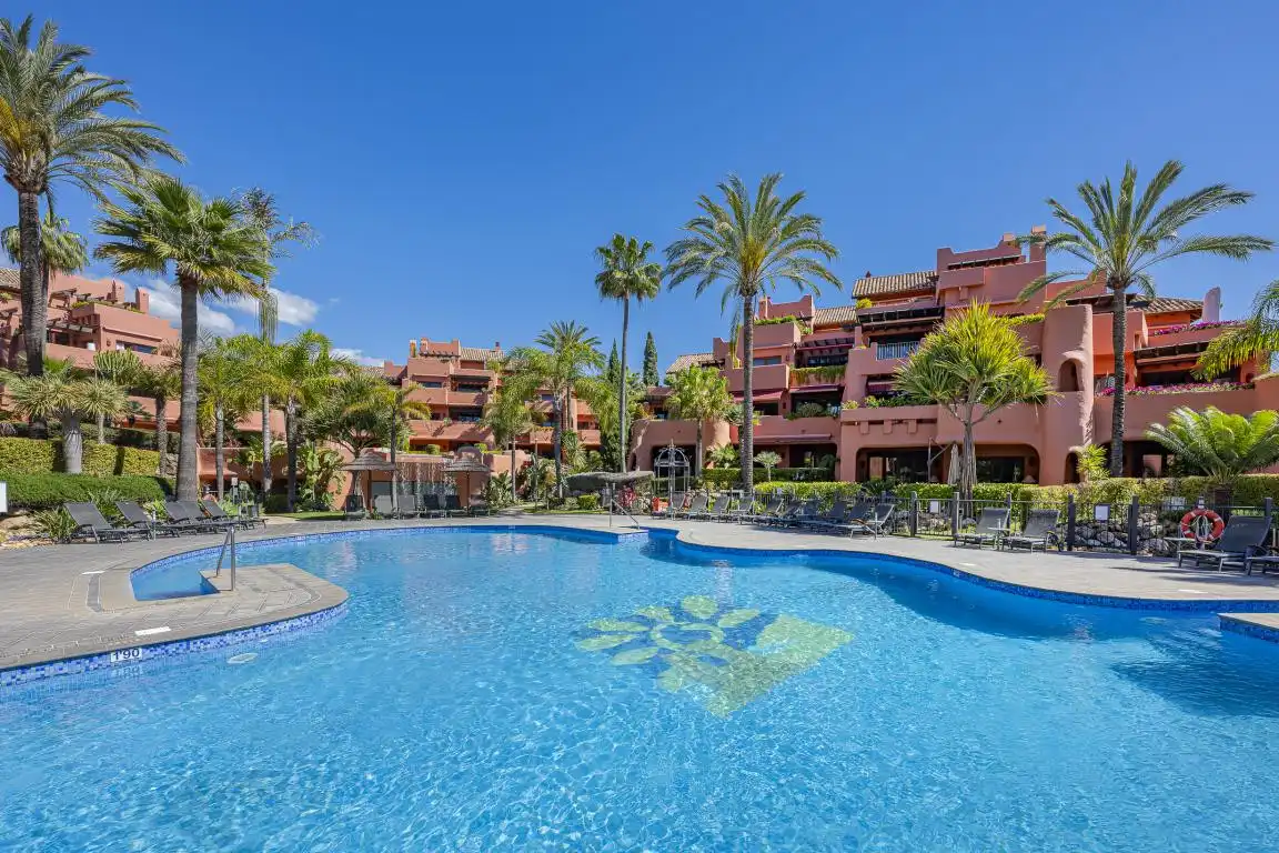 Penthouse with pool for sale in Selwo, imagen 9