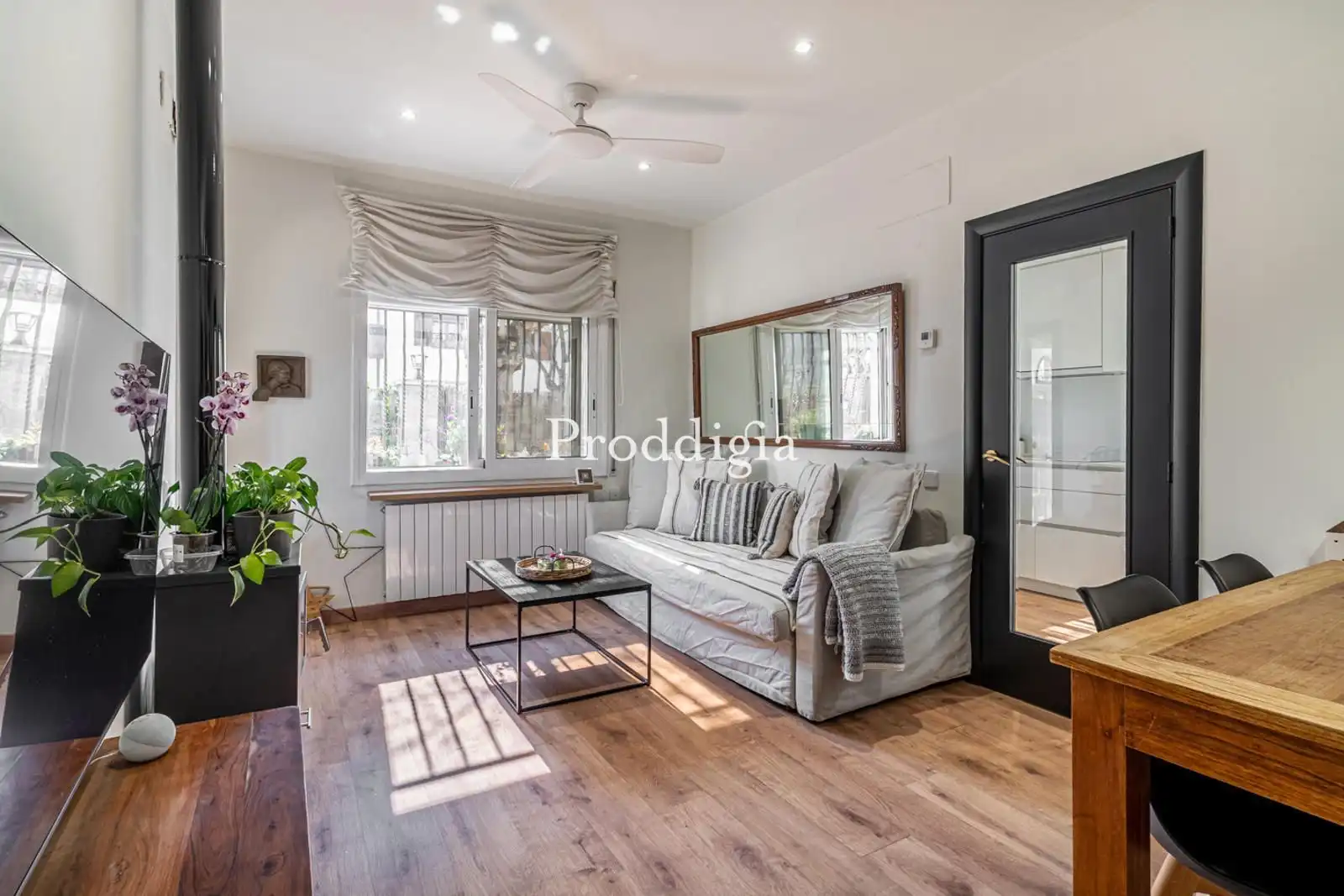 Living room of Houses for sale in Cerdanyola del Vallès  with Air Conditioner, Heating and Terrace