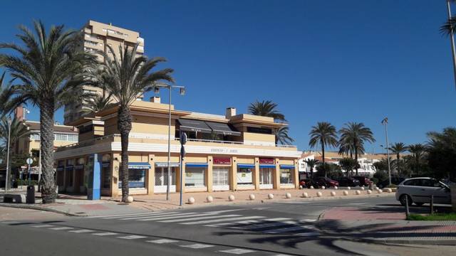 Local comercial en Alquiler en Zona Galúa - Calnegre