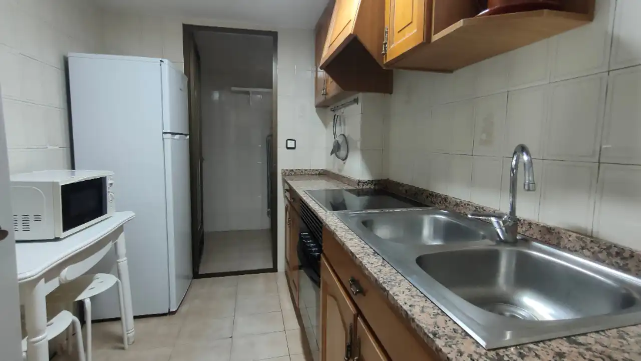 Cocina de Apartamento en venta en Benidorm con Aire acondicionado, Amueblado y Piscina comunitaria