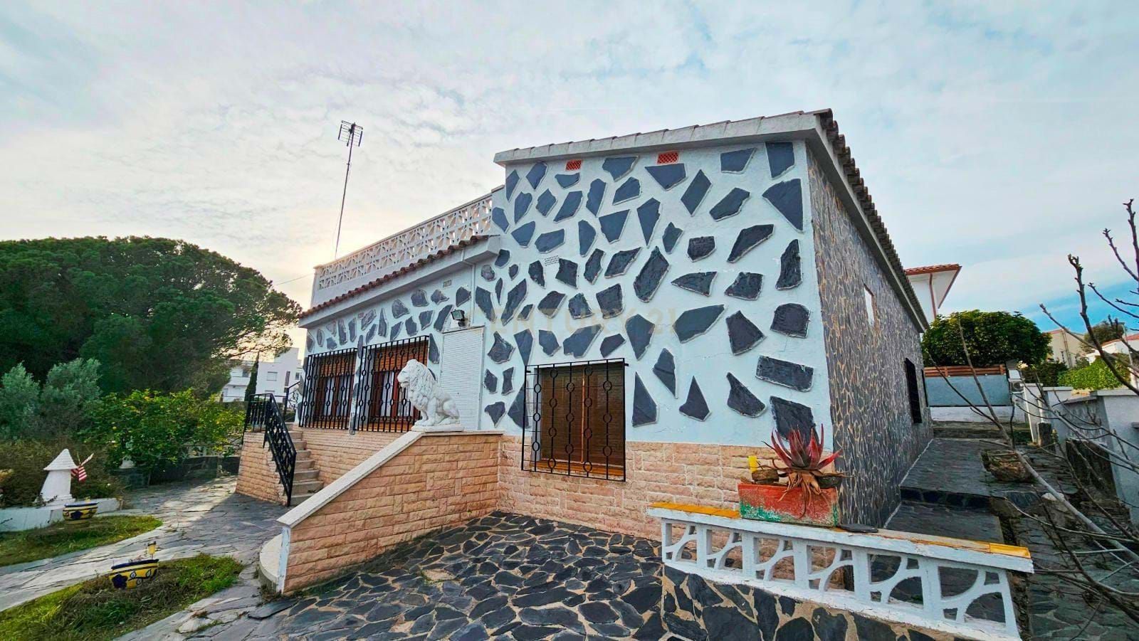 Vista exterior de Casa o chalet en venta en Roses con Terraza
