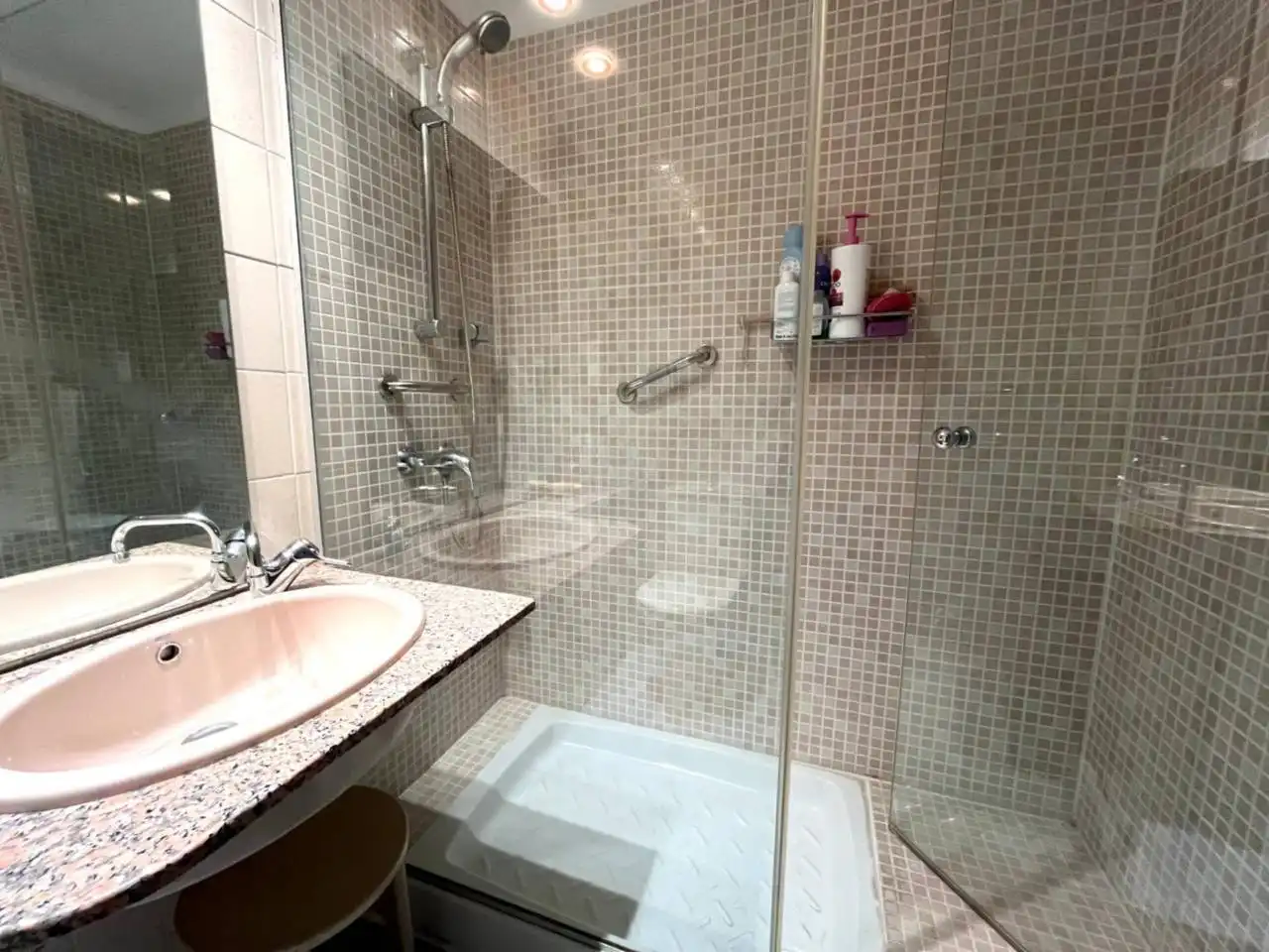 Baño de Casa o chalet en venta en Girona con Aire acondicionado, Calefacción y Jardín privado