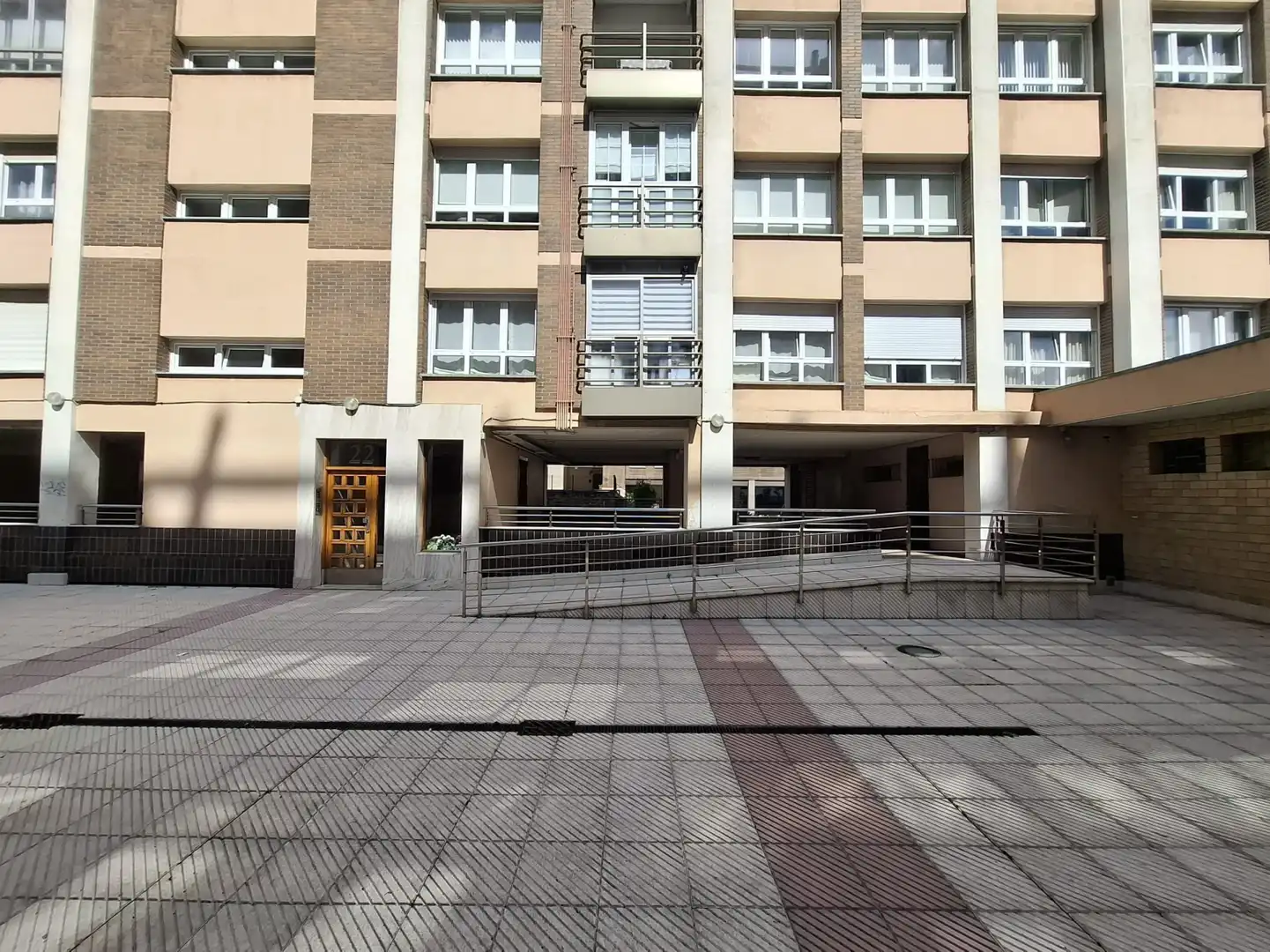 Vista exterior de Pis de lloguer en Gijón  amb Calefacció, Parquet i Terrassa