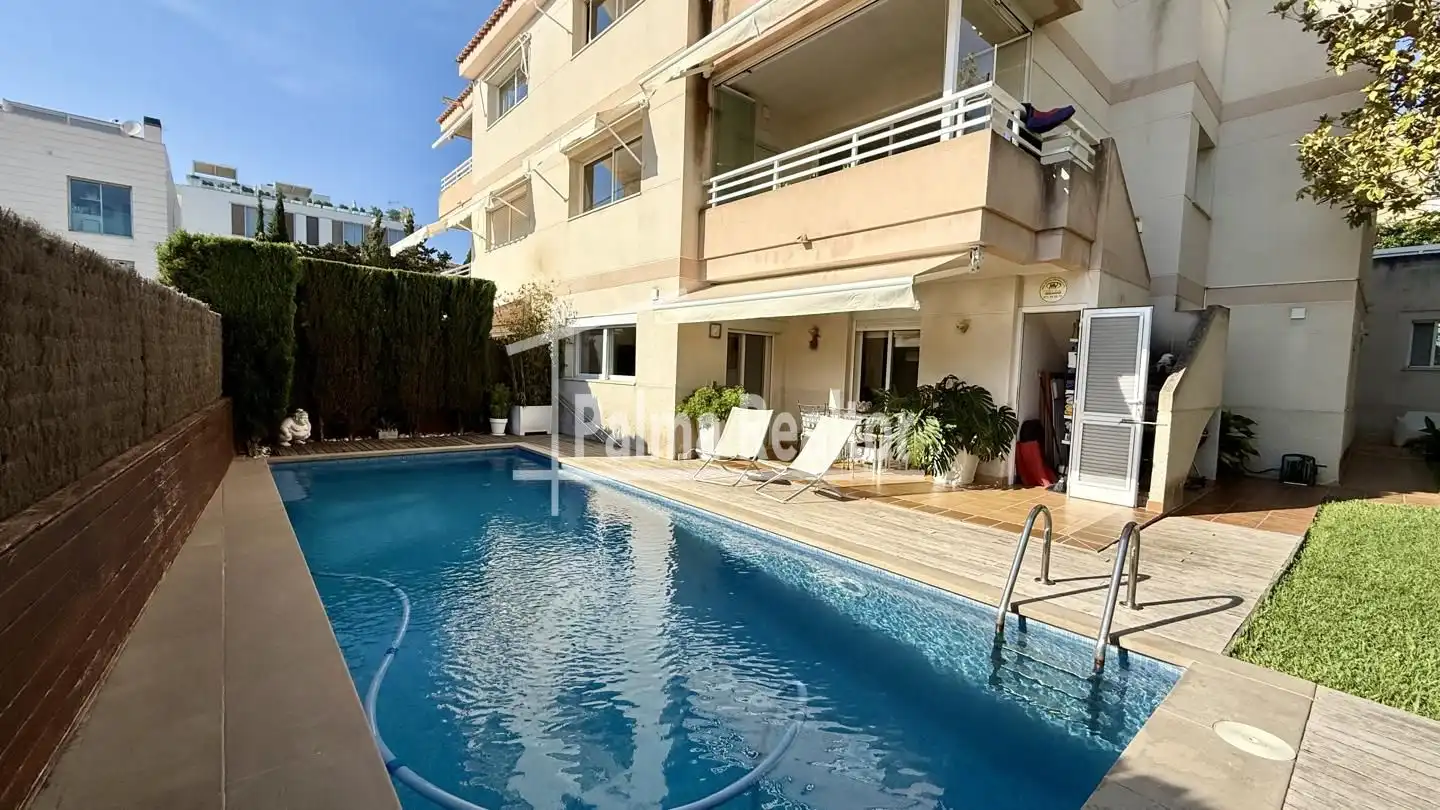 Vista exterior de Dúplex en venda en  Palma de Mallorca amb Aire condicionat, Calefacció i Jardí privat