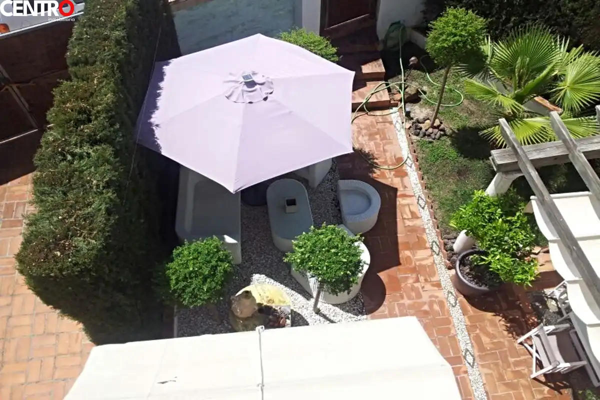 Terrassa de Casa o xalet en venda en Granada amb Aire condicionat, Calefacció i Jardí privat