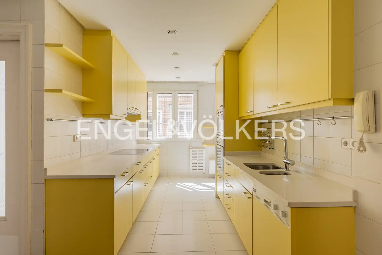 Cocina de Piso en venta en Madrid con Aire acondicionado, Calefacción y Trastero