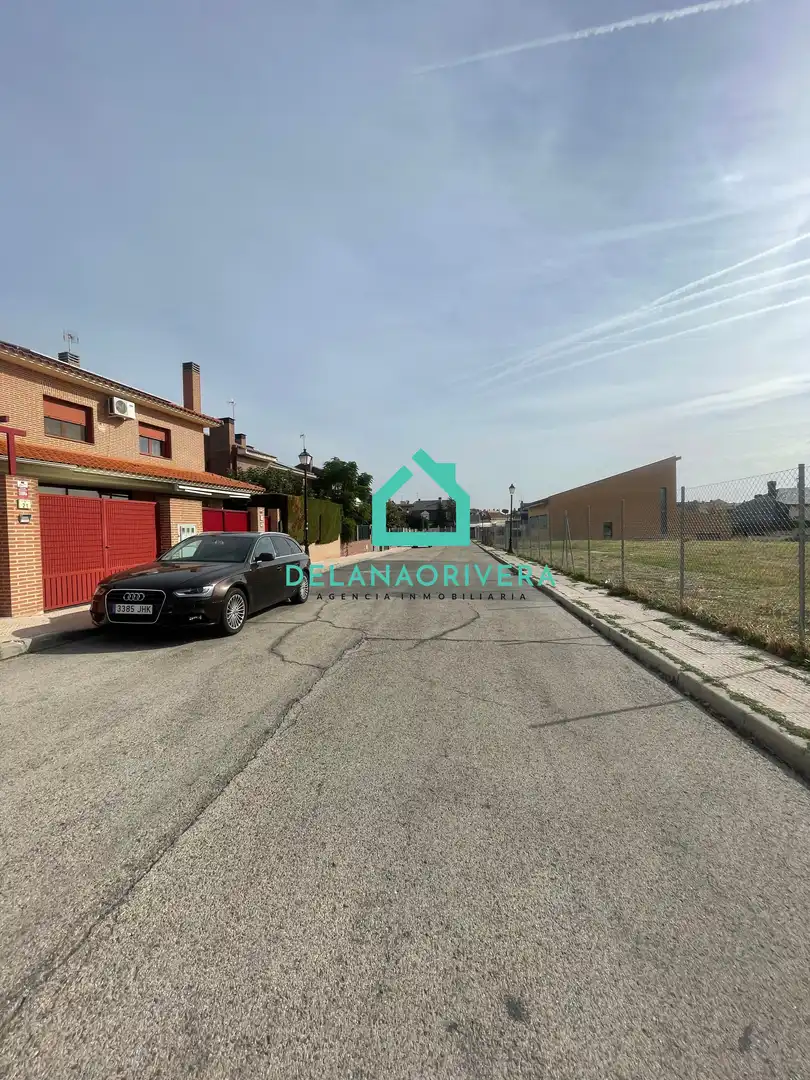 Außenansicht von Residential zum Verkauf in Serranillos del Valle